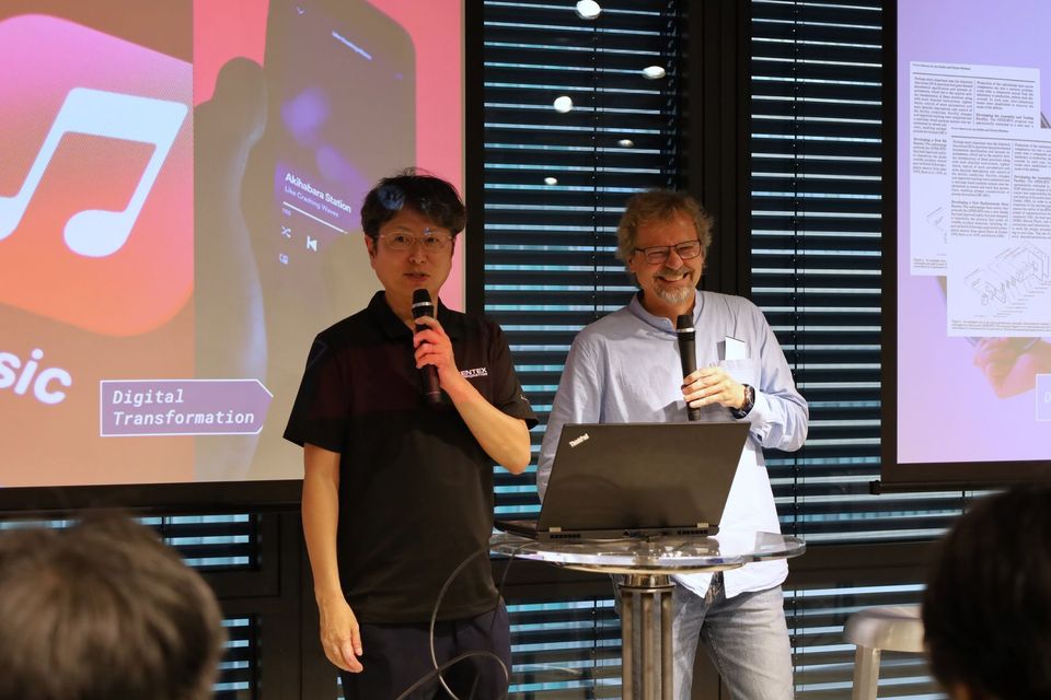 Tim Weilkiens in dialogue with the facilitator